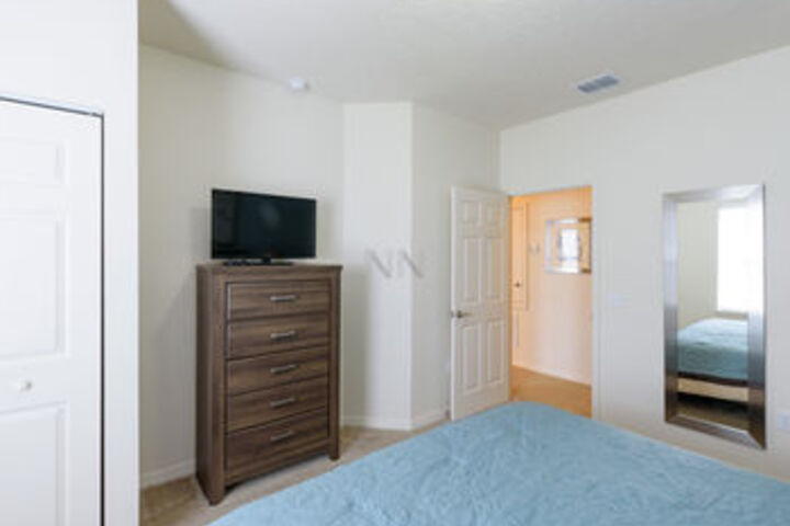 Room 193 of 687