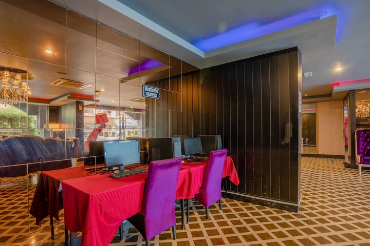 Entrance & Lobby