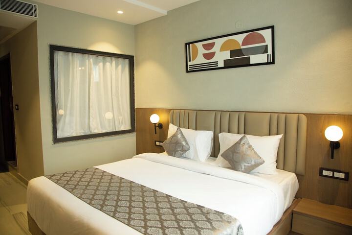 Room 9 of 29