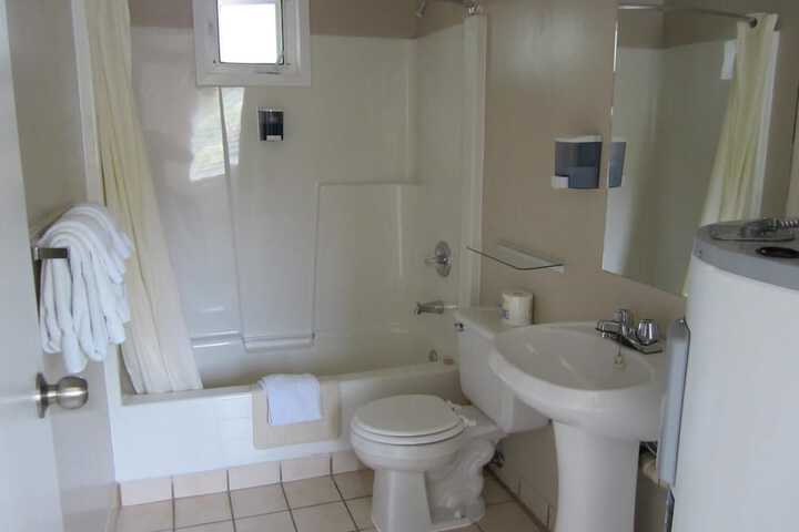 Room 40 of 69