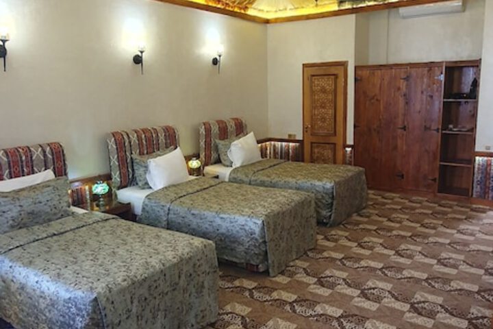 Room 8 of 140
