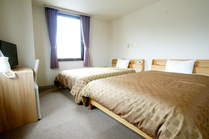 Room 6 of 19