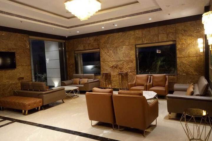 Ballroom/Hall 5 of 6