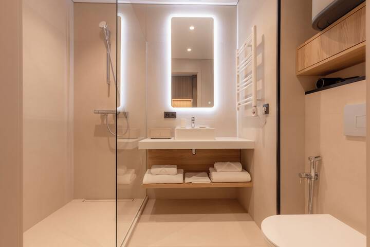 Room 25 of 29