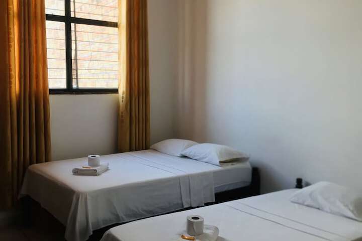 Room 6 of 18