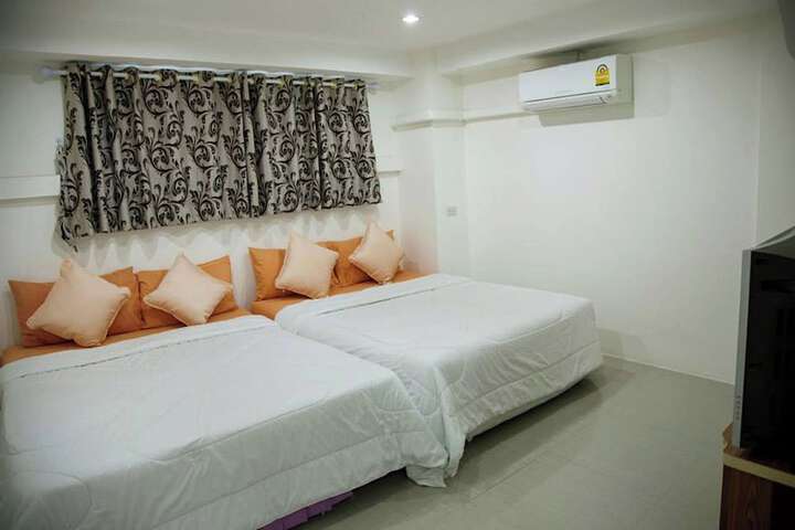 Room 40 of 114