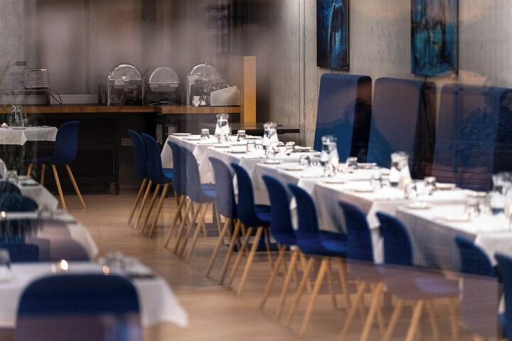 Dining 84 of 131