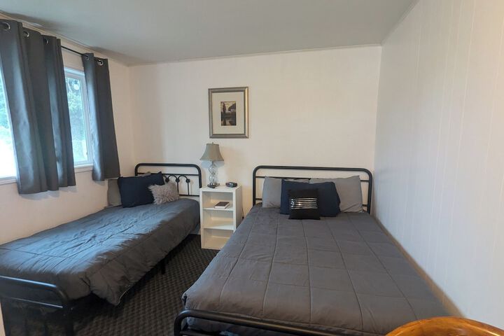 Room 2 of 10