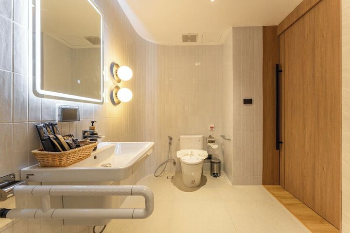 Room 73 of 112