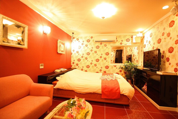 Room 7 of 14