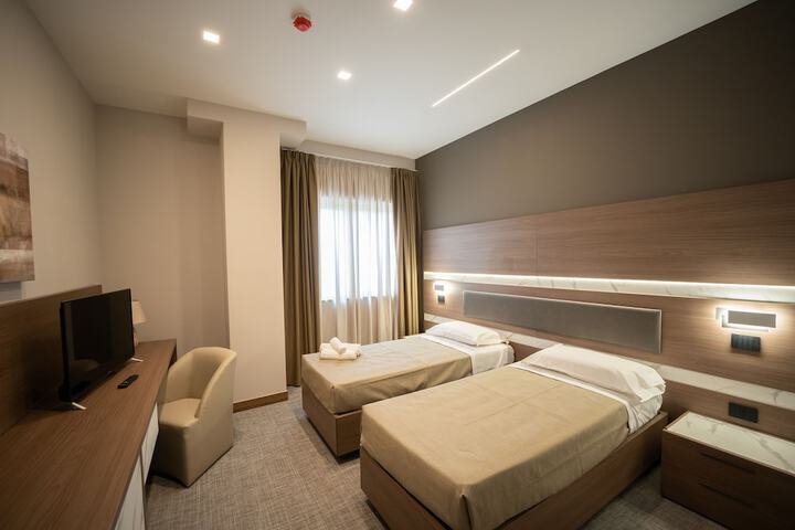 Room 11 of 39