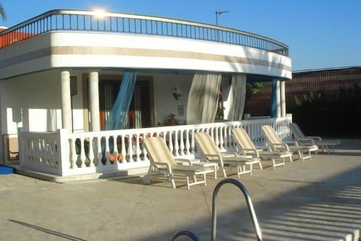 Sundeck 19 of 20