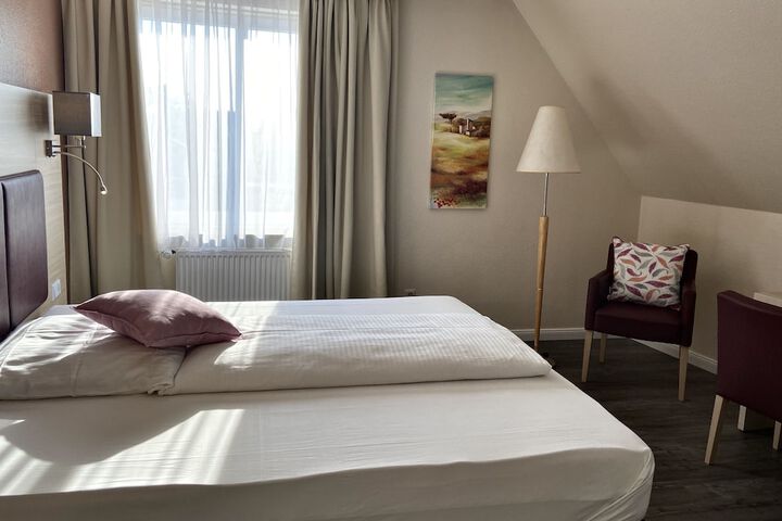 Room 8 of 37