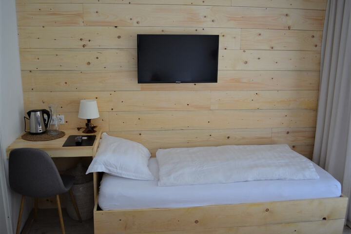 Room 5 of 30