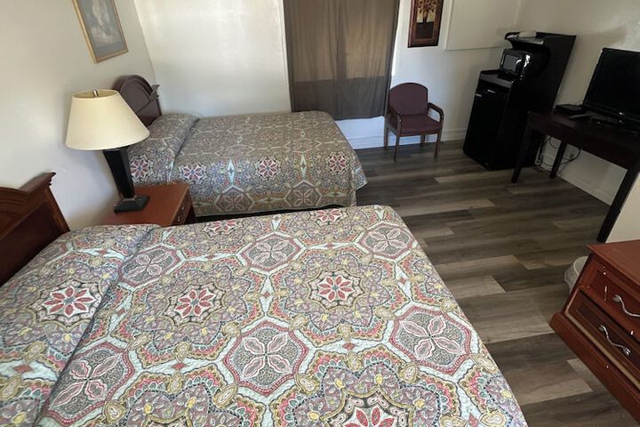 Room 4 of 14