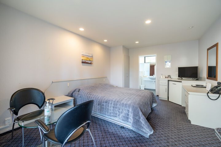 Room 15 of 36