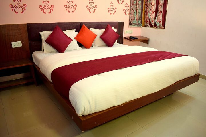 Room 6 of 17