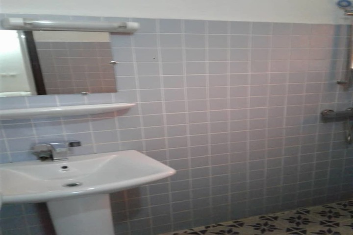 Room 6 of 11