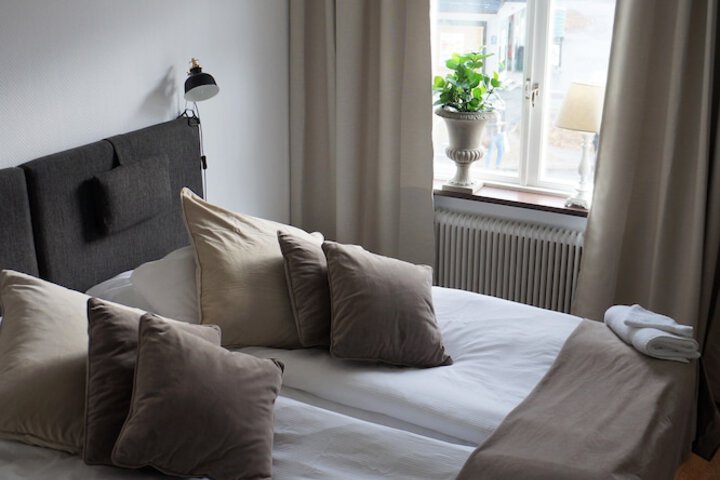 Room 2 of 54