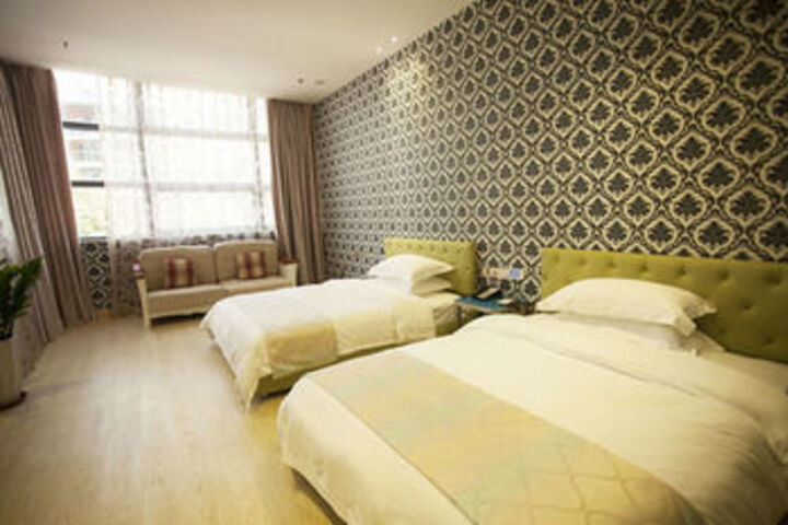 Room 15 of 36