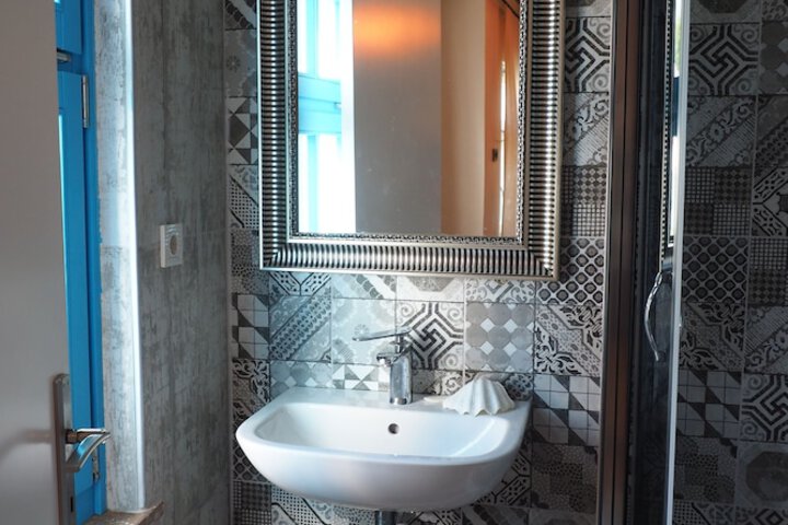 Room 13 of 20