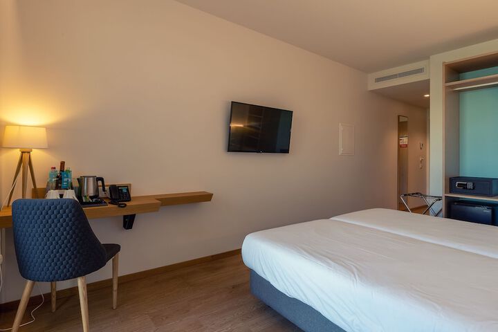 Room 14 of 60