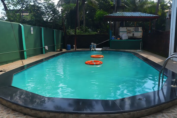 Pool 44 of 65