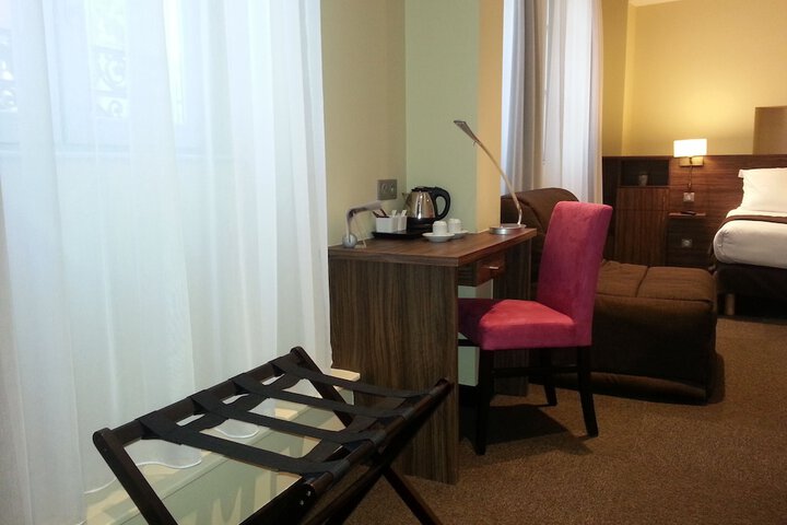 Room 19 of 41