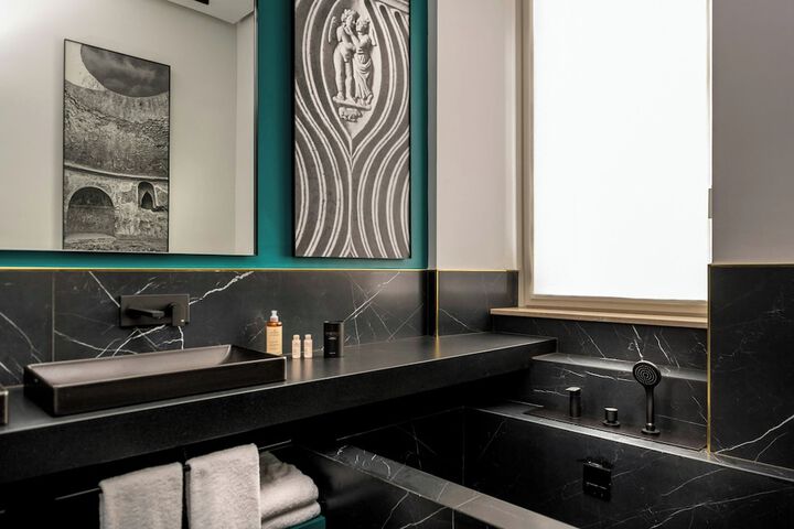Room 45 of 105