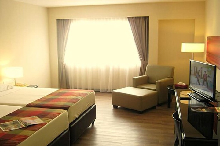 Room 7 of 25