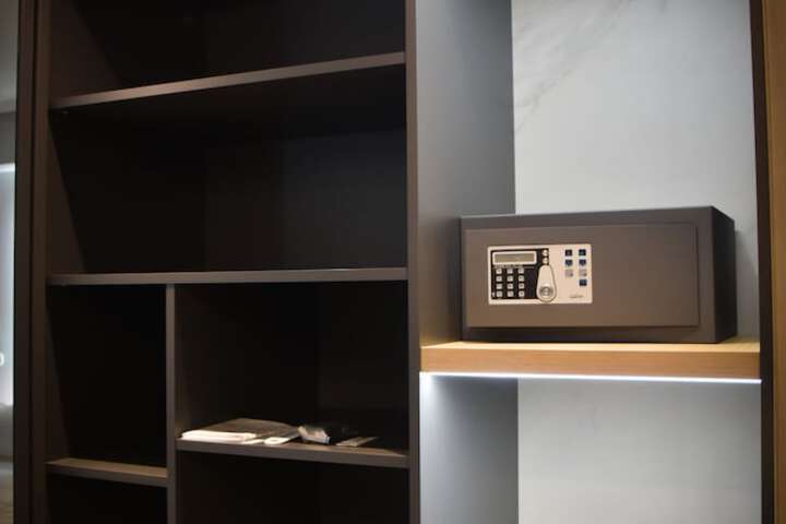 Room 20 of 187