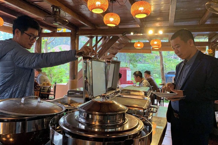 Breakfast/Coffee Service 107 of 149
