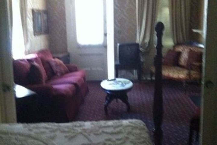 Room 24 of 49