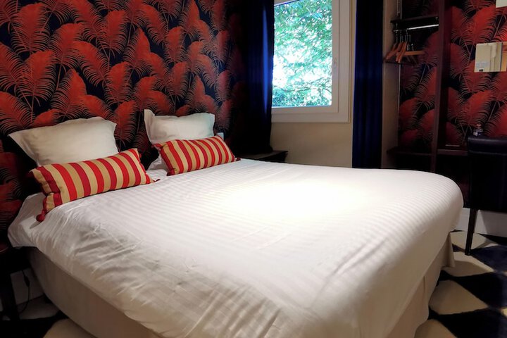 Room 4 of 30