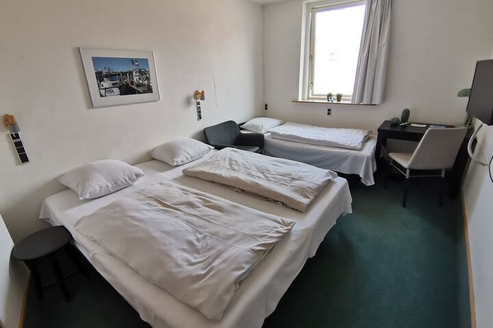 Room 15 of 25