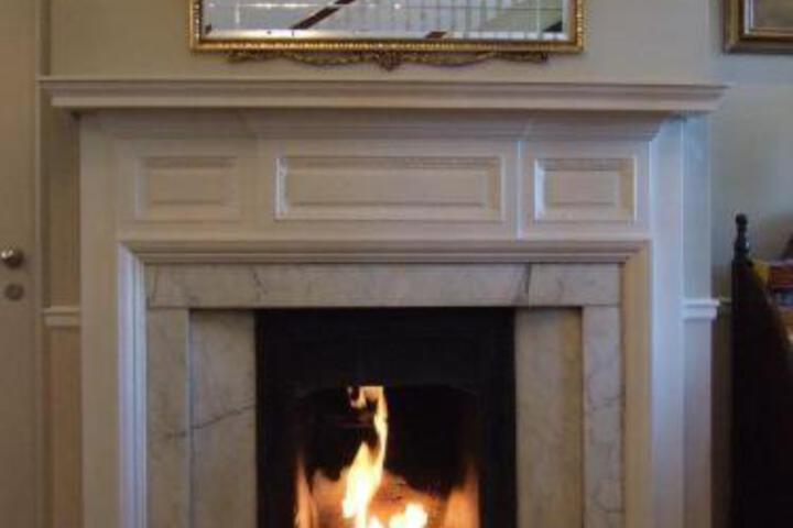 Lounge 11 of 38