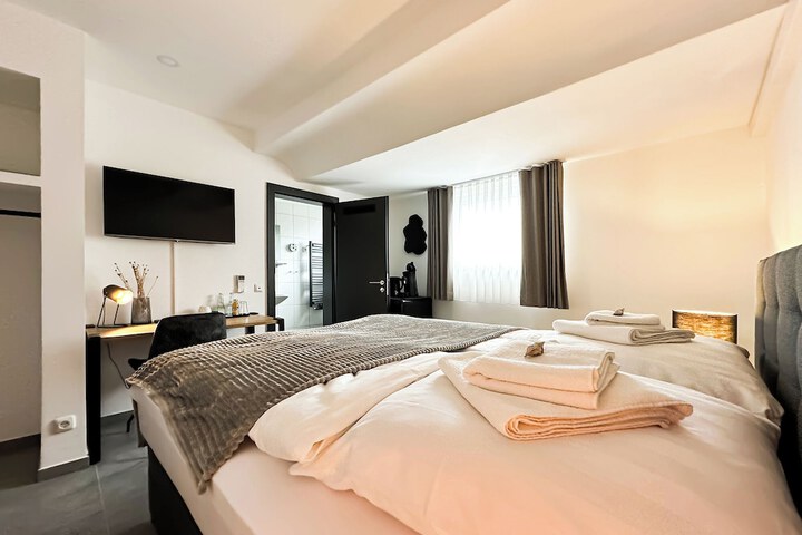 Room 107 of 179