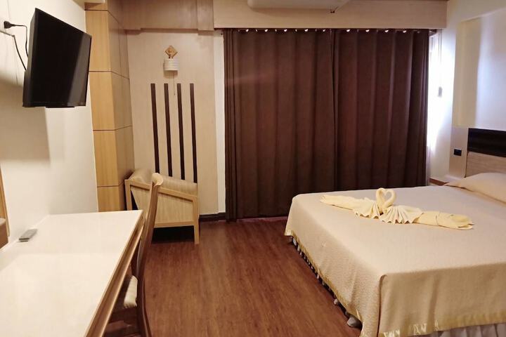 Room 16 of 40