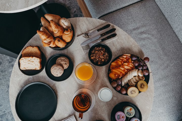 Breakfast/Coffee Service 68 of 91