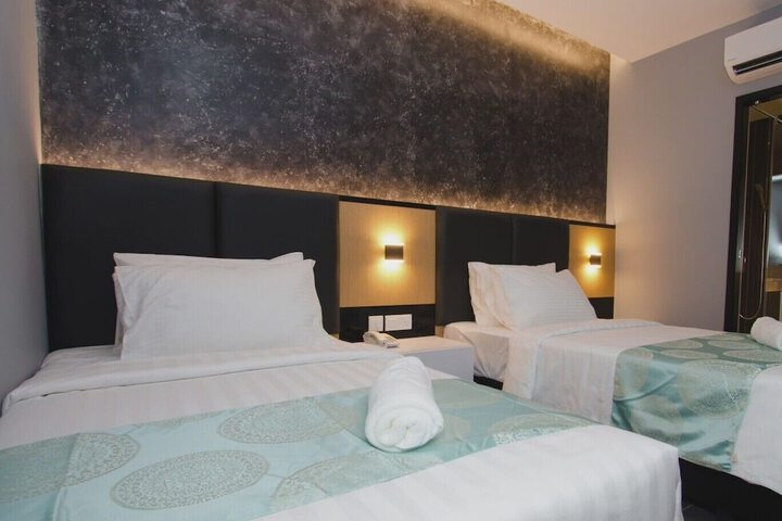 Room 18 of 34