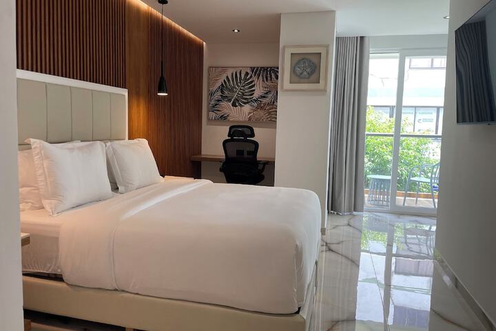 Room 6 of 27