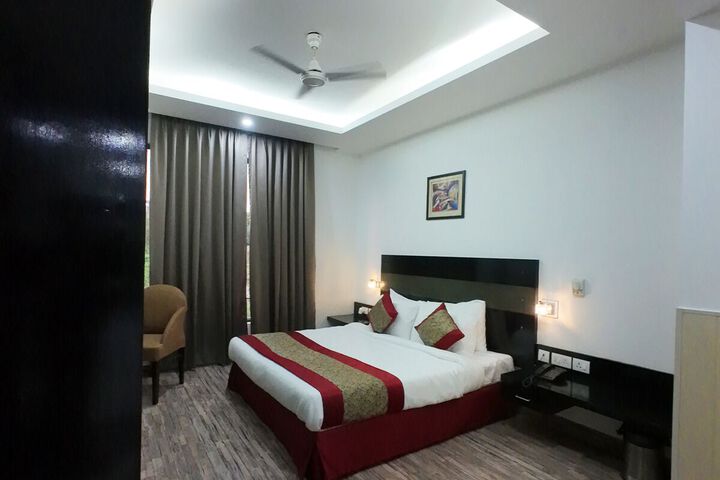Room 10 of 20