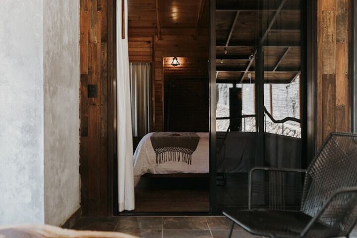 Room 45 of 250