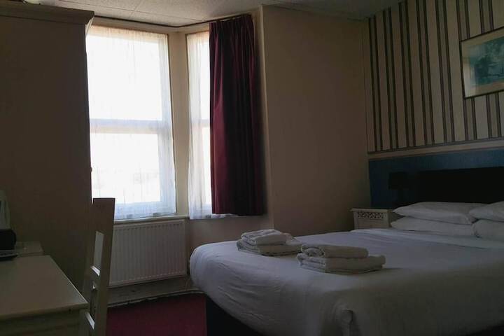 Room 7 of 24