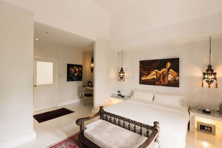 Room 16 of 47