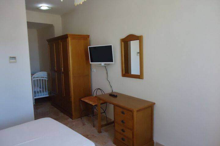 Room 16 of 36