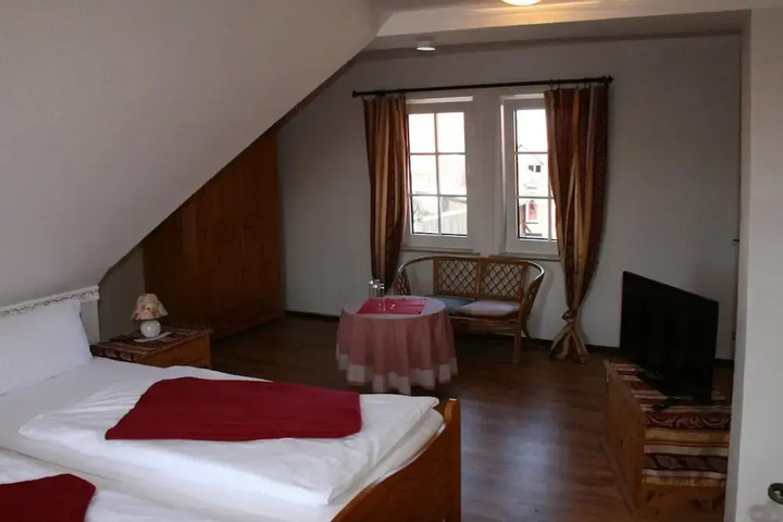 Room 7 of 15