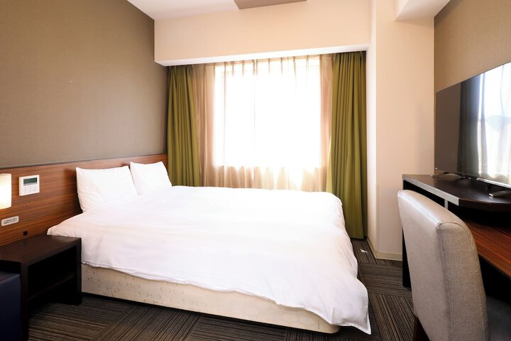 Room 7 of 51