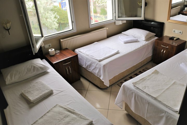 Room 11 of 30