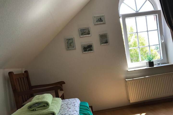 Room 5 of 32